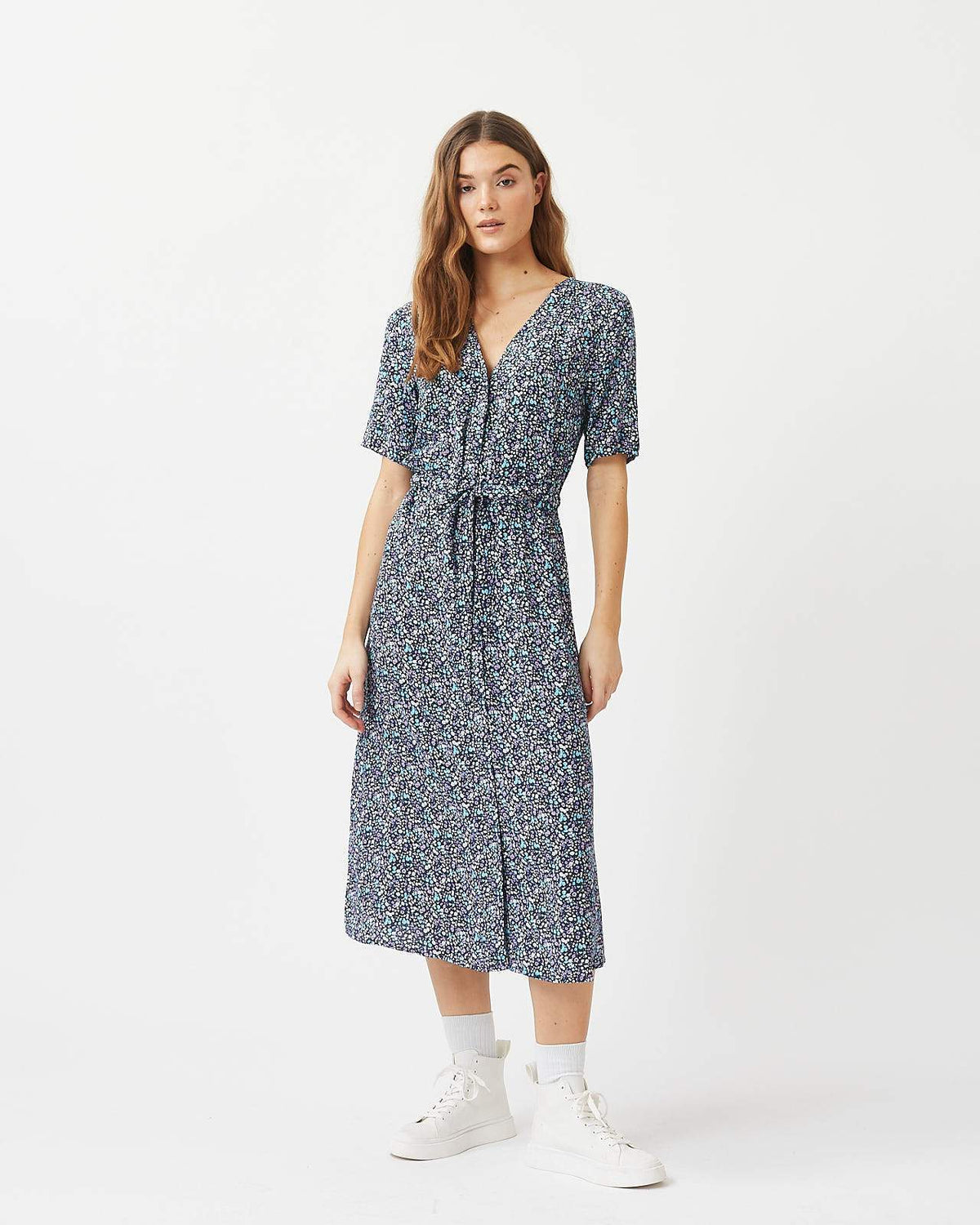 Minimum - Biola 2219 Midi Dress #Color_Black