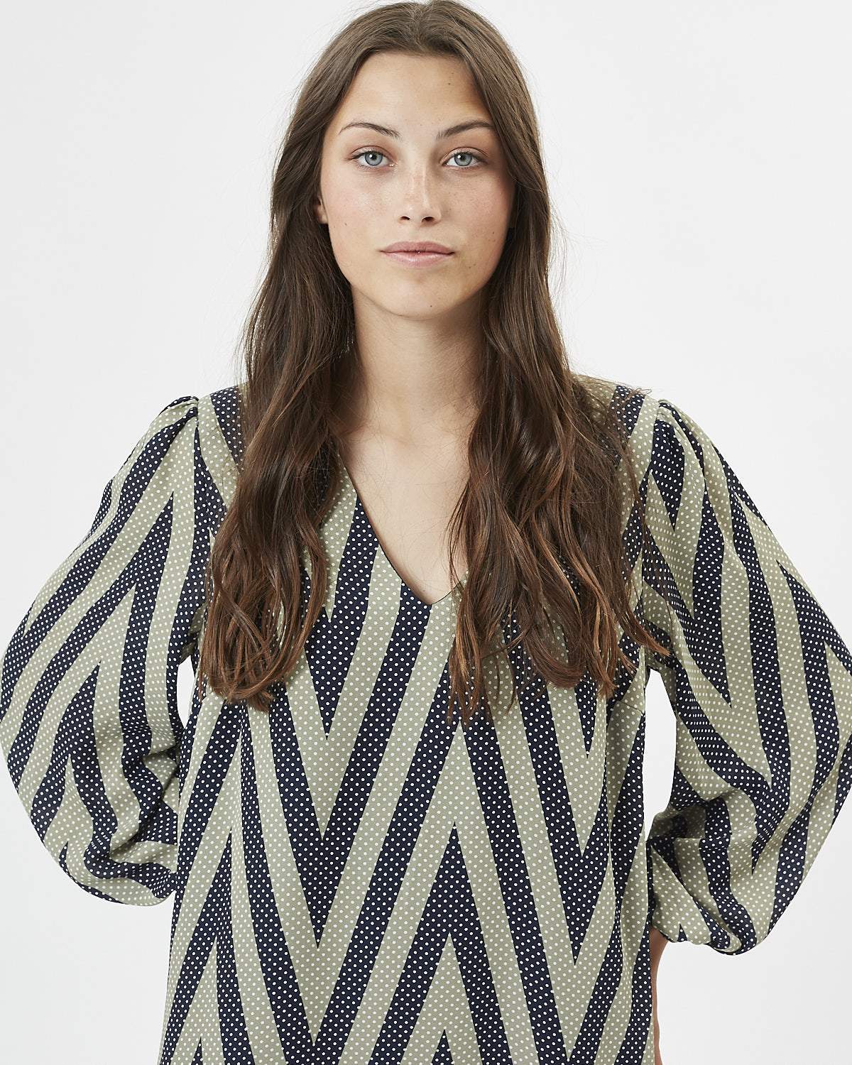 Minimum - Apan 7453 Short Dress #Color_Oil Green