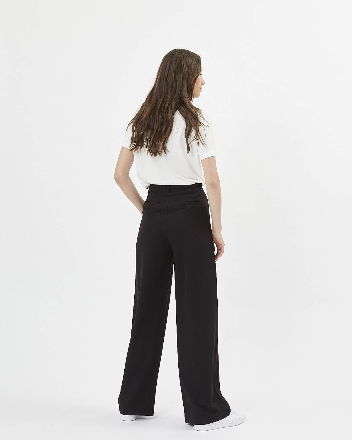 Lessa e54 Casual Pants