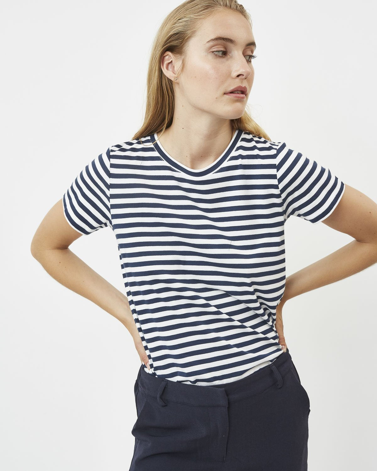 Minimum - Gabriella 6470 Short Sleeved T-Shirt #Color_Navy Blazer